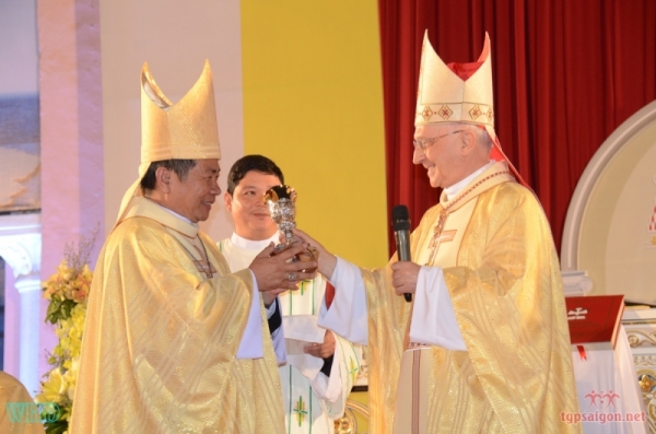 Đức hồng y Filoni thăm giáo phận Đà Nẵng