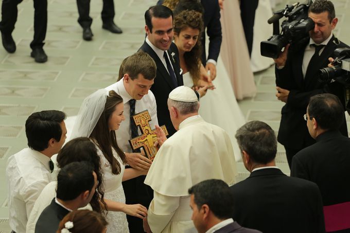 Đức Giáo Hoàng nói: Phải nghiêm túc trong khi dạy giáo lý hôn nhân