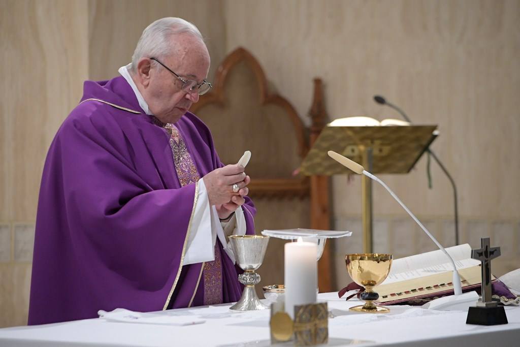 Đức Thánh Cha Phanxicô dâng lễ cầu nguyện cho Đức cố Tổng giám mục Phaolô Bùi Văn Đọc